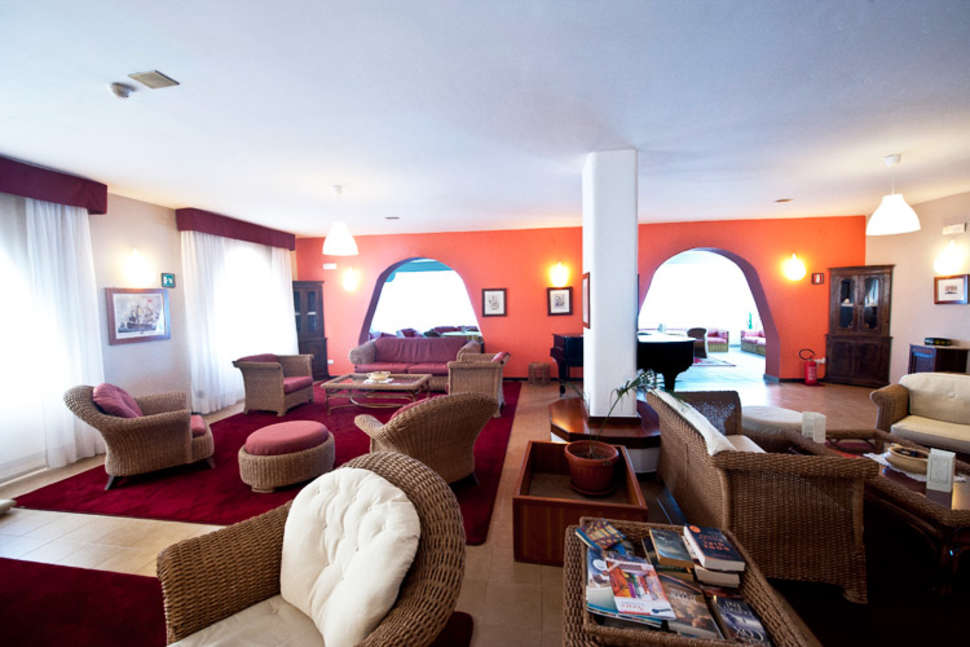 Een foto van het interieur van Hotel Degli Aranci Vieste