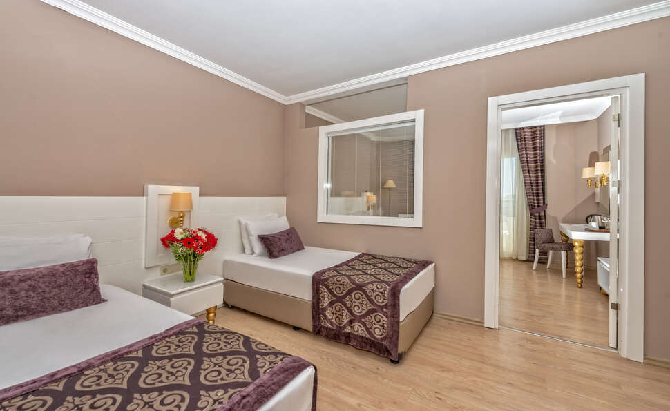 Ein Foto Serenis Hotel