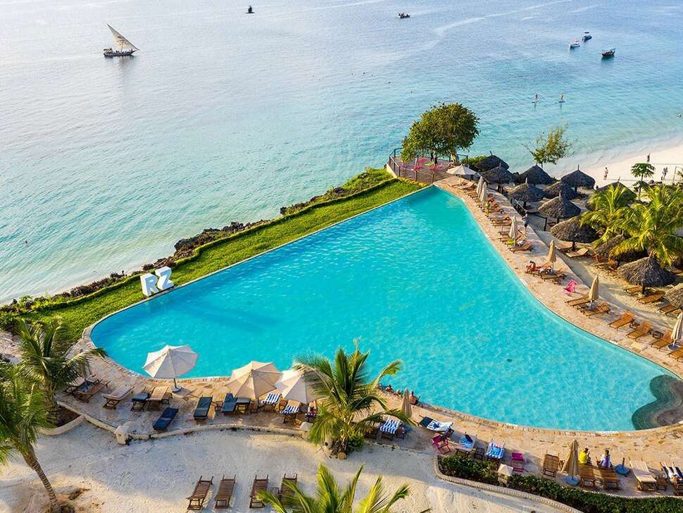 Een foto van het zwembad bij Royal Zanzibar Beach Resort