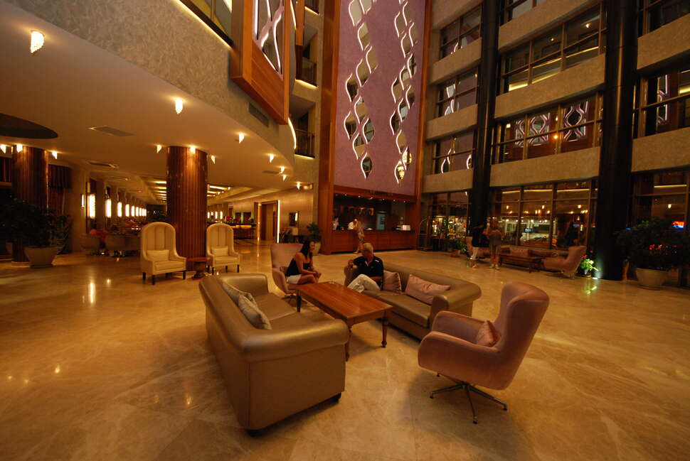 Ein Foto vom Innenbereich im Hotel Golden Rock Beach