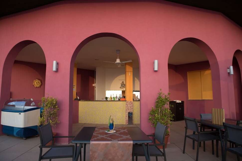 Een foto van het terras bij GH Avalon Sikani Resort