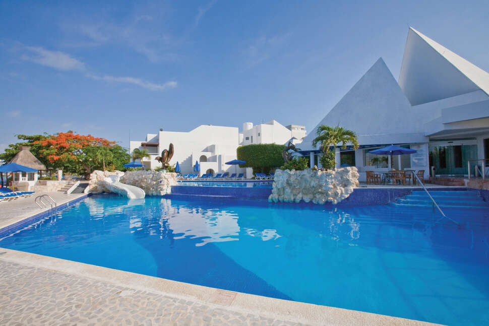Een foto van het zwembad bij Sunset Marina Resort & Yacht Club
