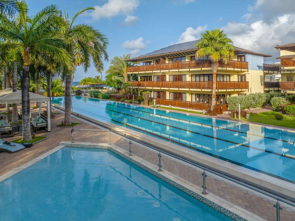 Een foto van LionsDive Beach Resort