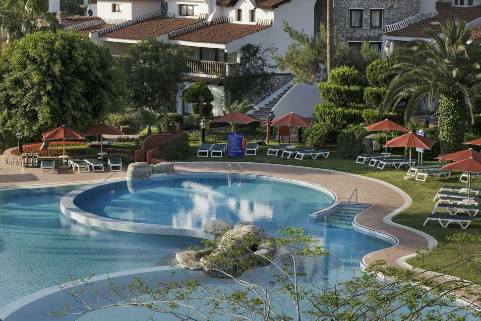 Een foto van het zwembad bij Marti Resort