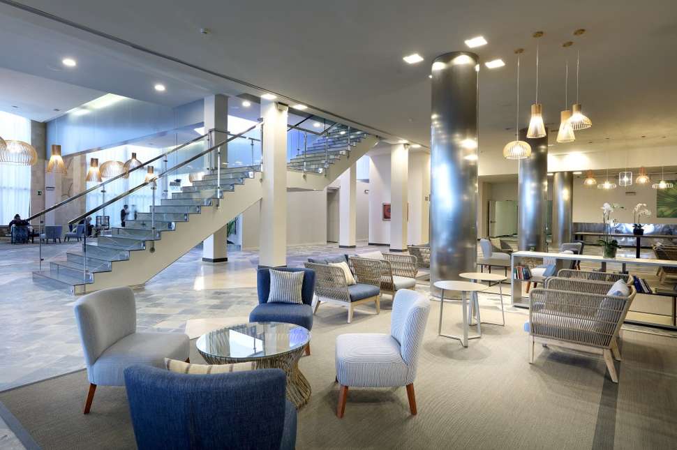 Een foto van het interieur van Eurostars Las Salinas