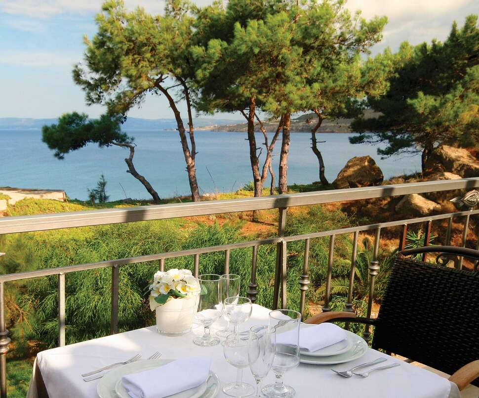 Een foto van het terras bij Alma Beach Hotel & Appartementen