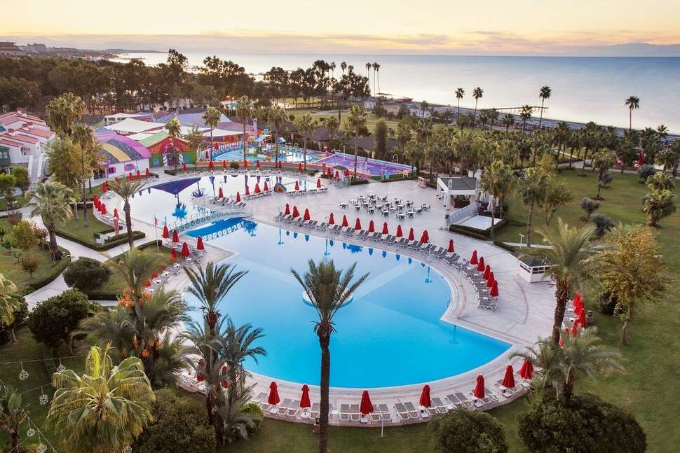 Een foto van een overzicht van IC Hotels Santai Family Resort