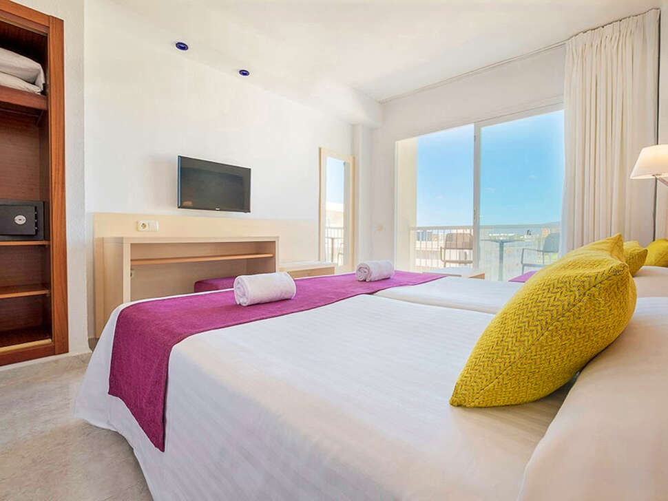 Een foto van Blue Sea Coral Beach