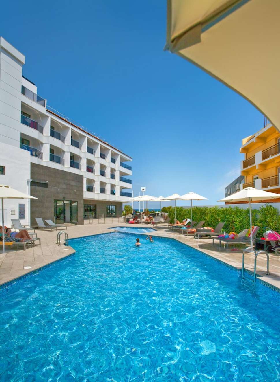 Een foto van RH Boutique Porto Cristo