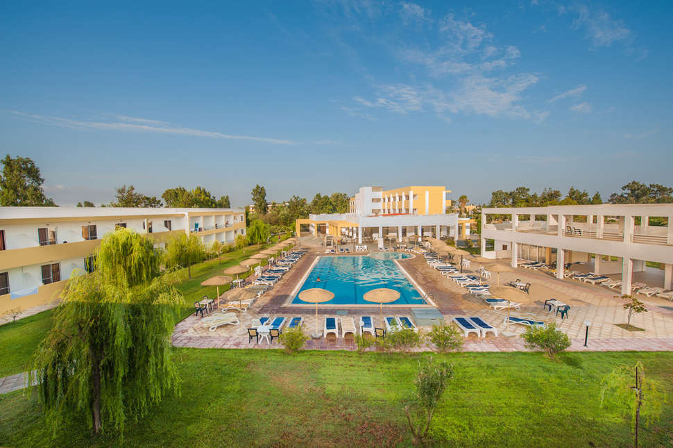 Een foto van het zwembad bij Aegean Bay Hotel