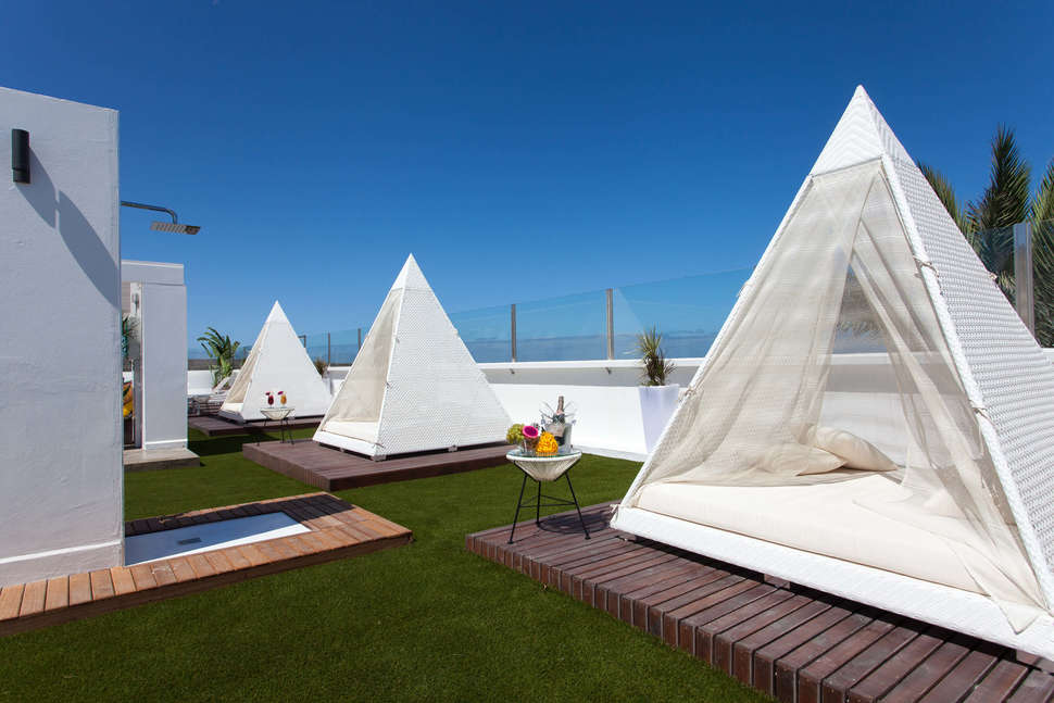 Ein Foto von der Terrasse im Bristol Sunset Beach