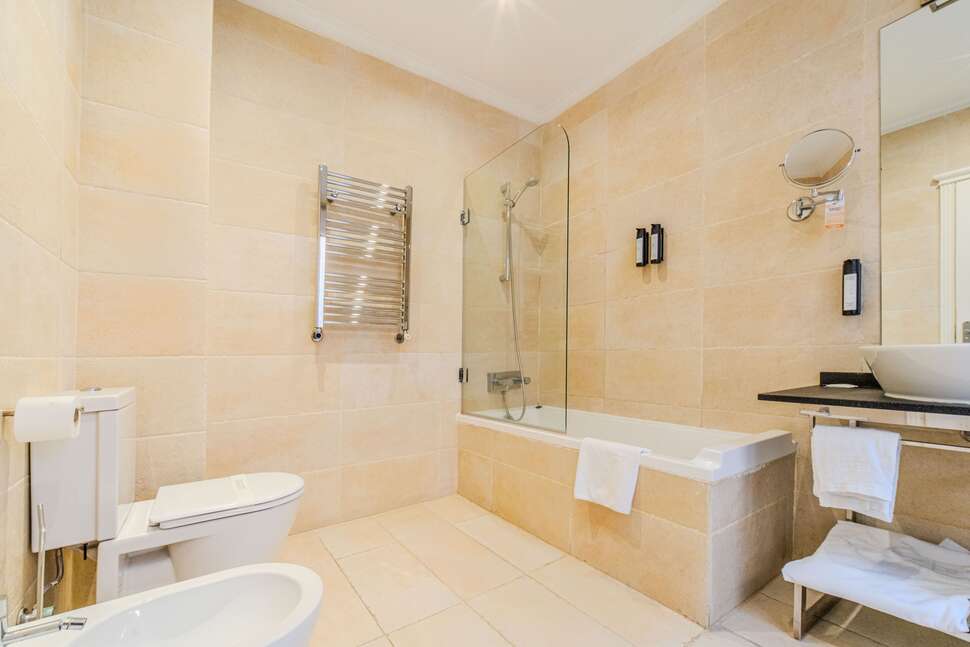 Een foto van ITC Infantas by Soho Boutique