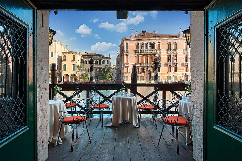 Ein Foto von der Terrasse im Hotel San Cassiano