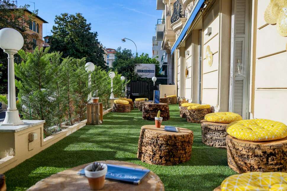 Een foto van de buitenkant van Nice Excelsior Hotel