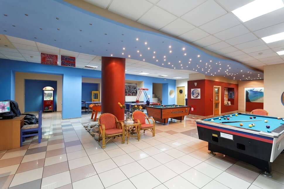 Een foto van het interieur van Agrabella Hotel