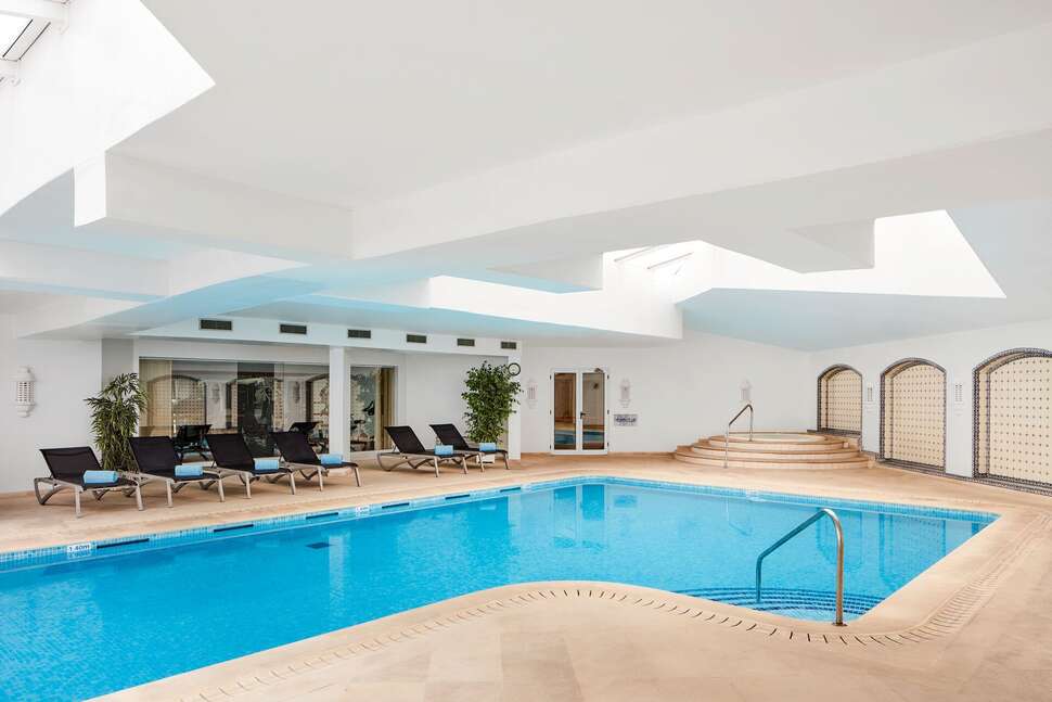 Een foto van het zwembad bij NH Lagos Algarve Resort