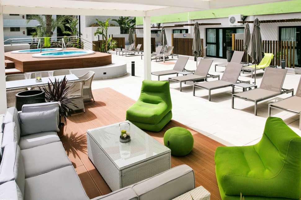 Ein Foto von der Terrasse im Hotel Livvo Anamar Suites