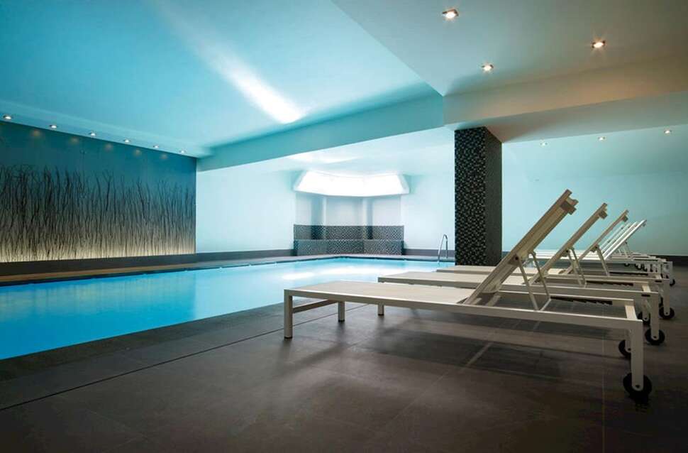 Een foto van het zwembad bij Hotel Aezaert
