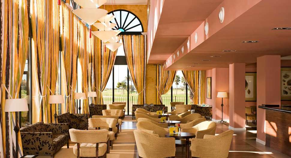 Een foto van het interieur van Barcelo Costa Ballena Golf & Spa