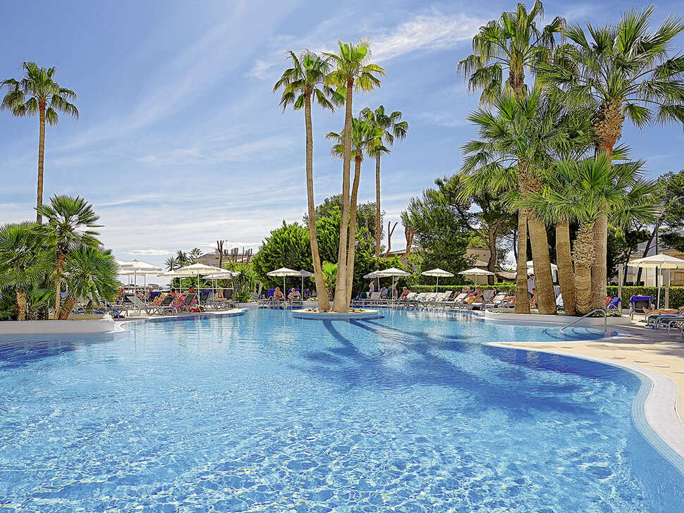 Een foto van het zwembad bij Allsun Hotel Eden Alcudia