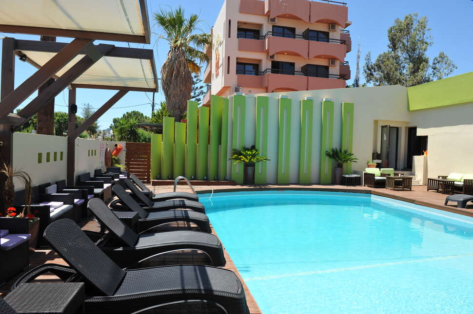 Ein Foto vom Pool im Heleni Beach Hotel