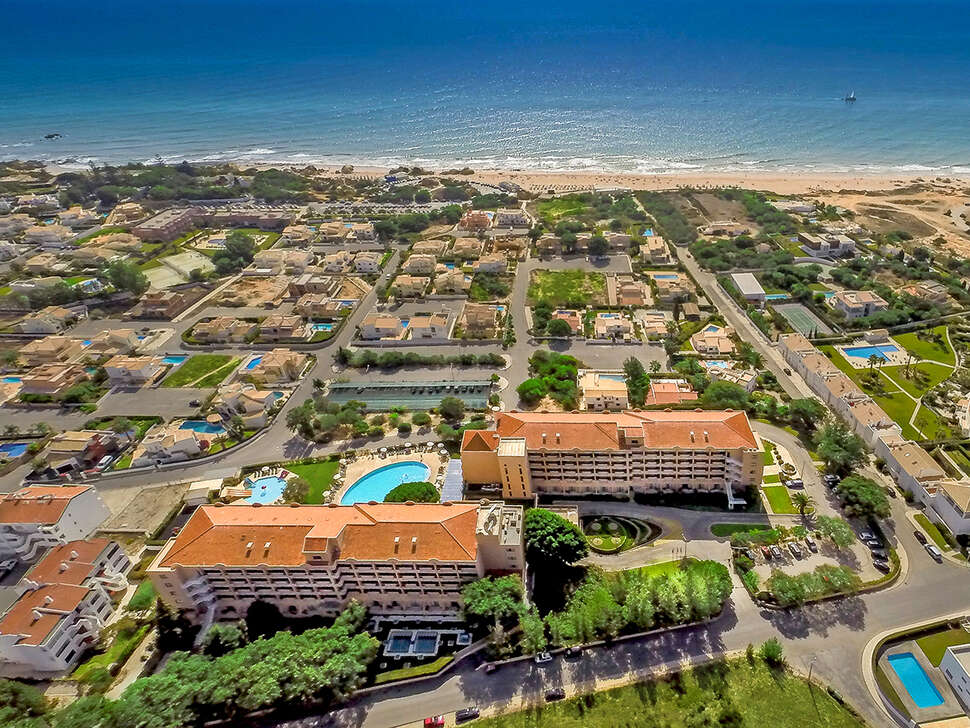 Een foto van de buitenkant van Vila Gale Atlantico
