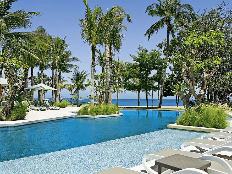 Een foto van het zwembad bij The Anvaya Beach Resort Bali