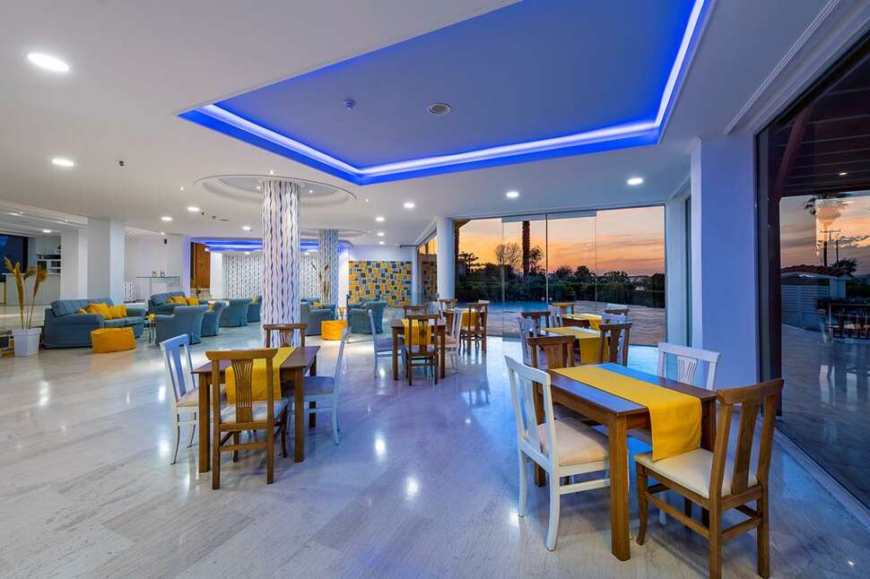 Een foto van Niriides Beach Hotel
