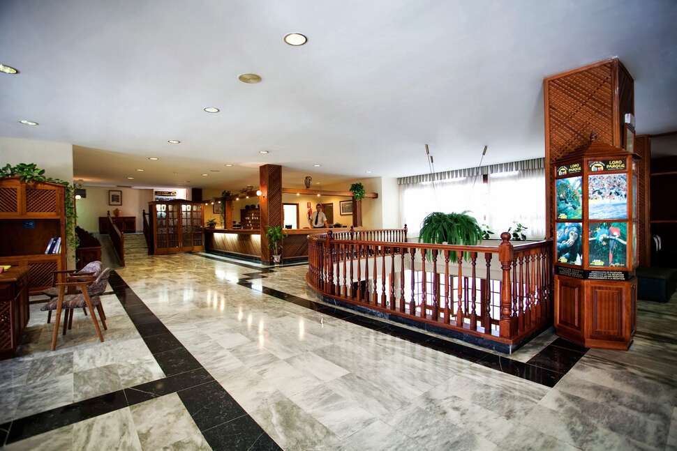 Een foto van het interieur van Be Smart Florida Plaza