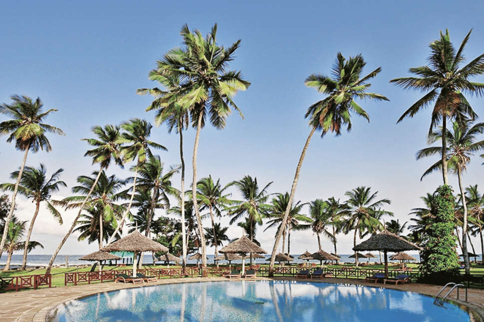 Een foto van het zwembad bij Neptune Paradise Beach Resort & Spa
