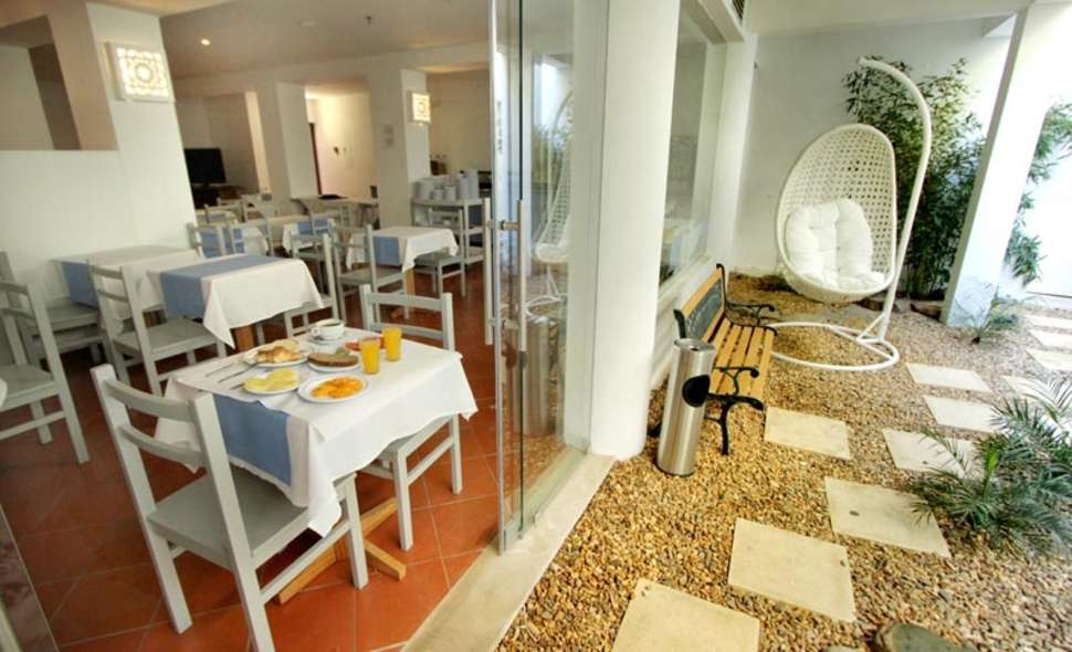 Een foto van de faciliteiten bij Carvi Beach Hotel