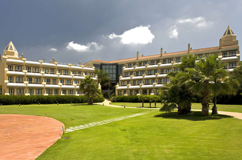 Een foto van de buitenkant van Barcelo Jerez Montecastillo & Convention Center