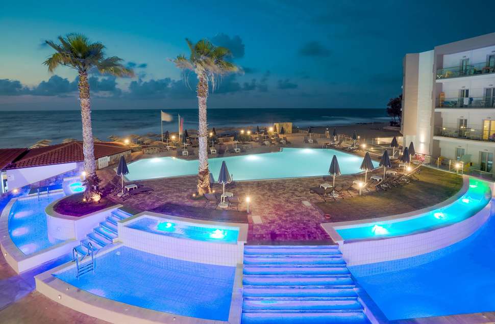Een foto van het zwembad bij Allsun Hotel Carolina Mare