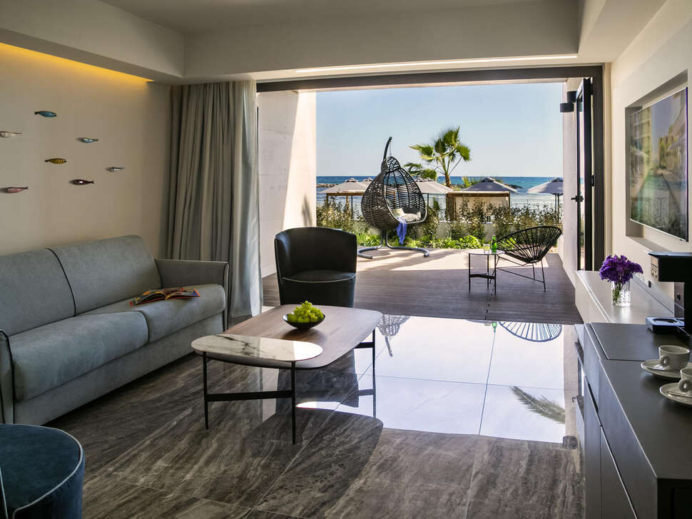 Ein Foto Mercure Larnaca Beach Resort