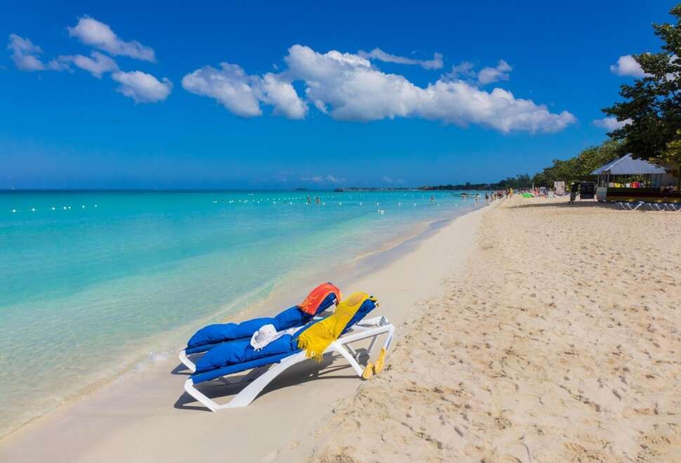 Een foto van het strand bij Legends Beach Resort