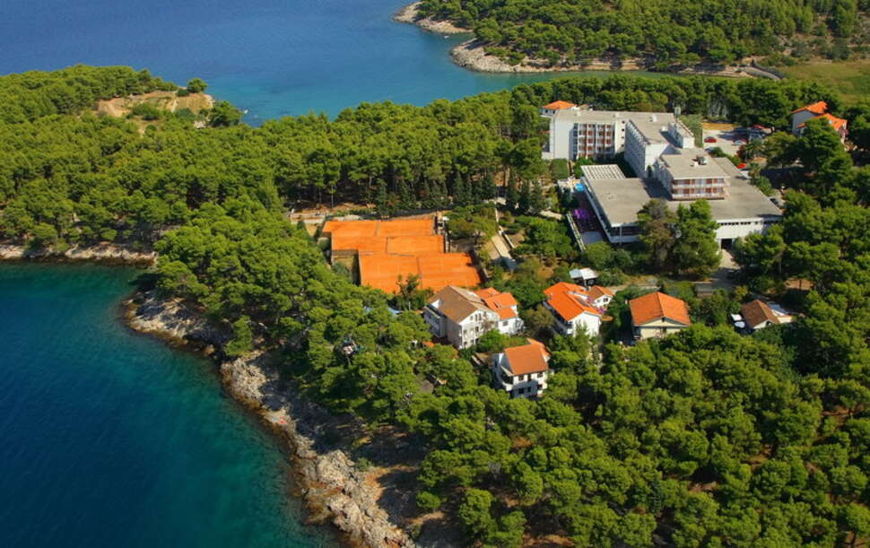 Een foto van de buitenkant van Hotel Hvar