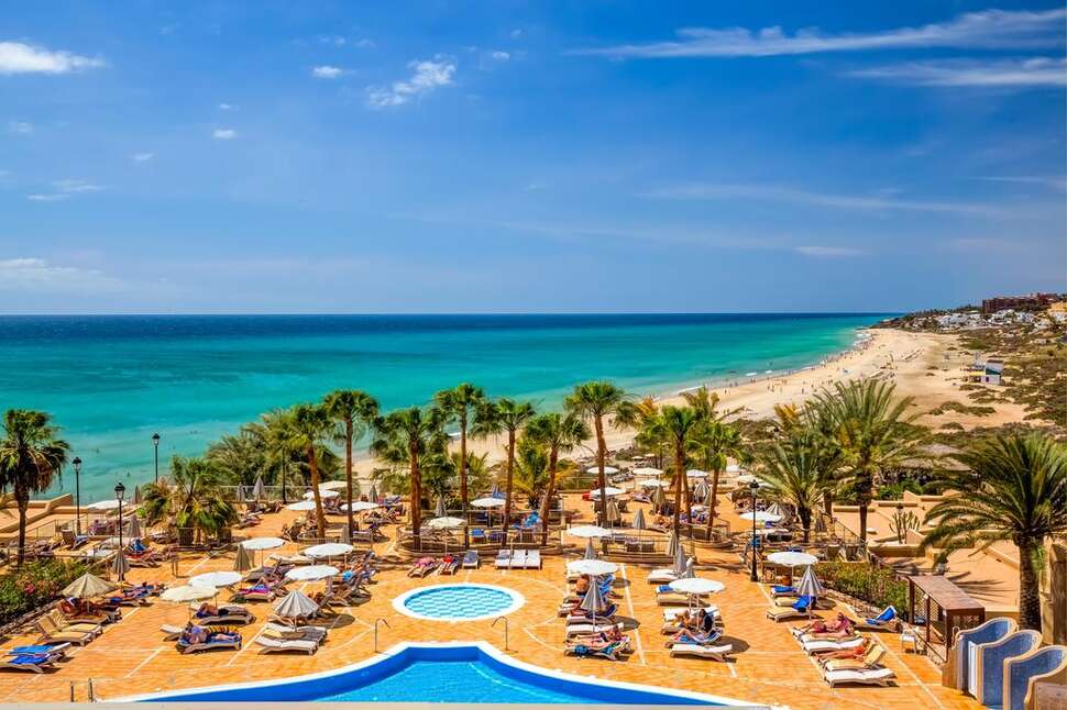 Een foto van het zwembad bij SBH Hotel Taro Beach