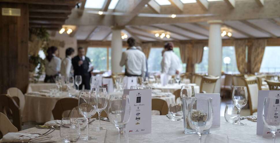 Ein Foto Hotel Shandranj