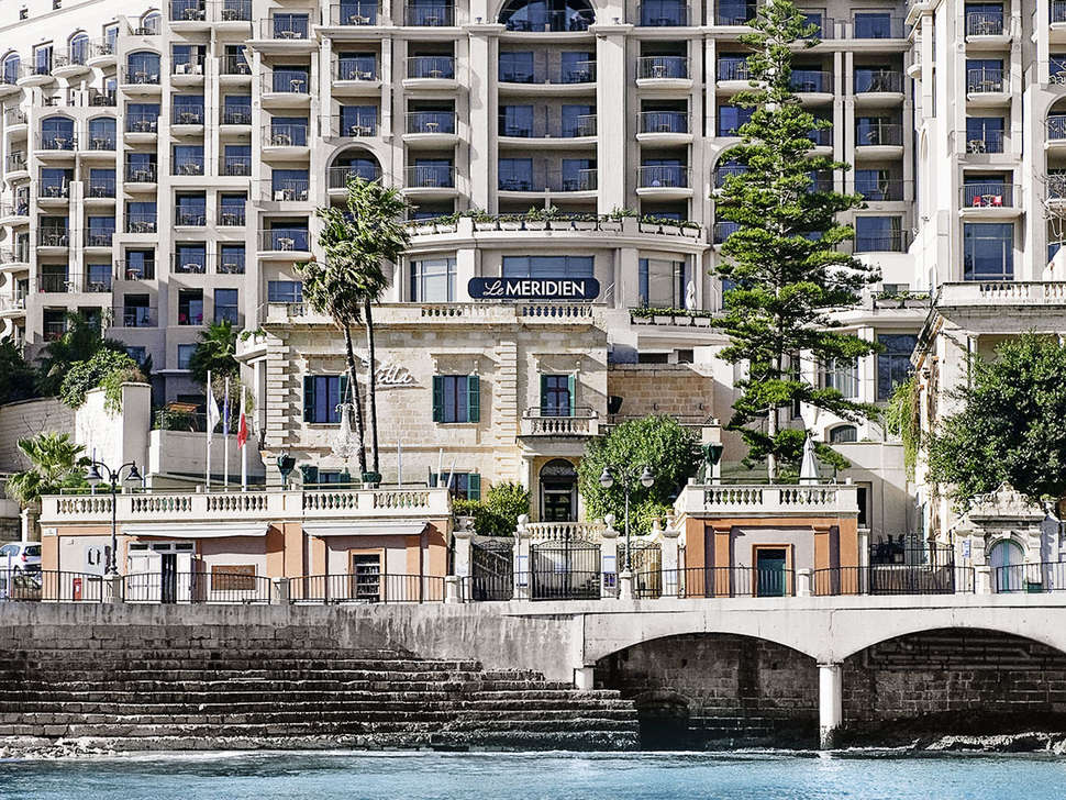 Een foto van de buitenkant van Malta Marriott Hotel & Spa