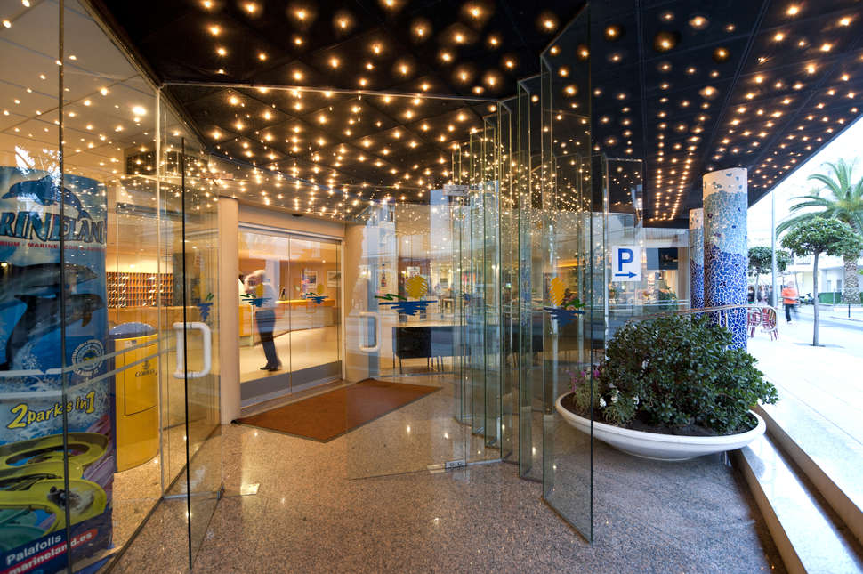 Een foto van het interieur van Hotel Don Juan Tossa