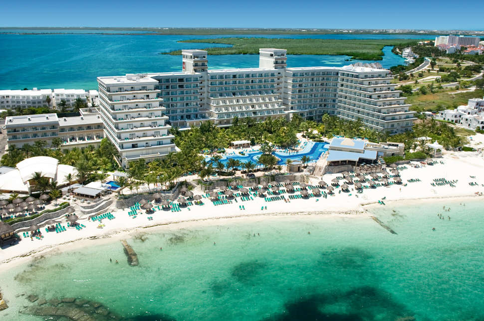 Een foto van de buitenkant van Riu Caribe