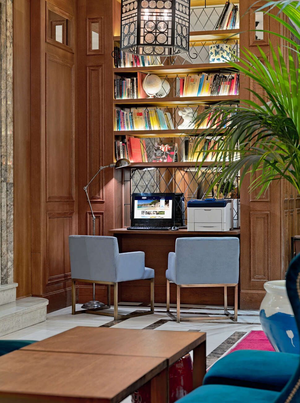 Een foto van het interieur van H10 Villa de la Reina