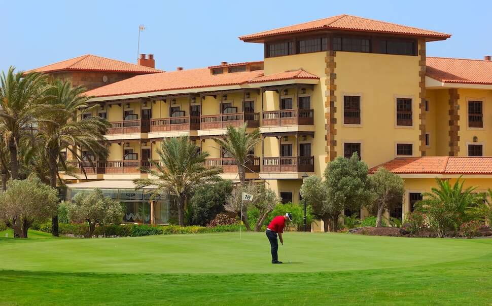 Een foto van de buitenkant van Elba Palace Golf Boutique Hotel