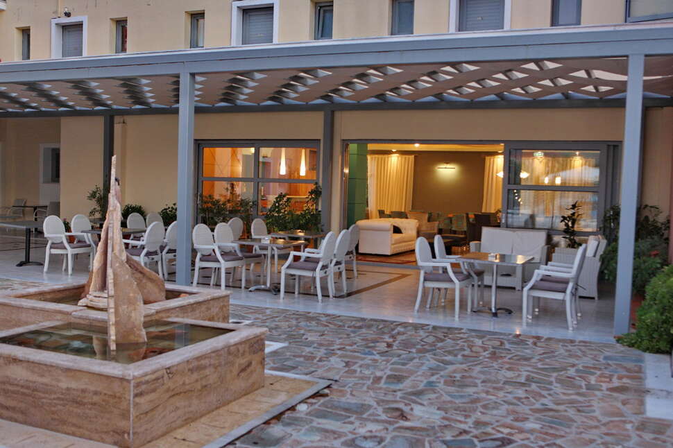 Een foto van Hotel Theofilos Superior