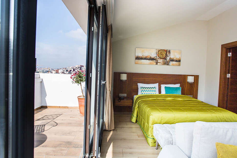 Een foto van The White Orient Hotel