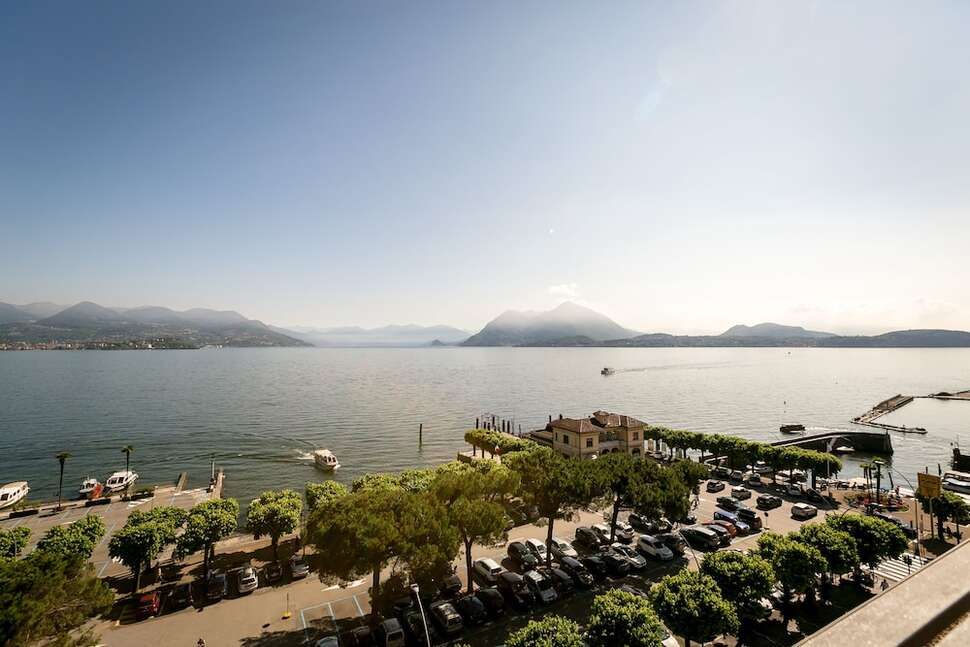 Een foto van de buitenkant van Hotel Milan Speranza au Lac