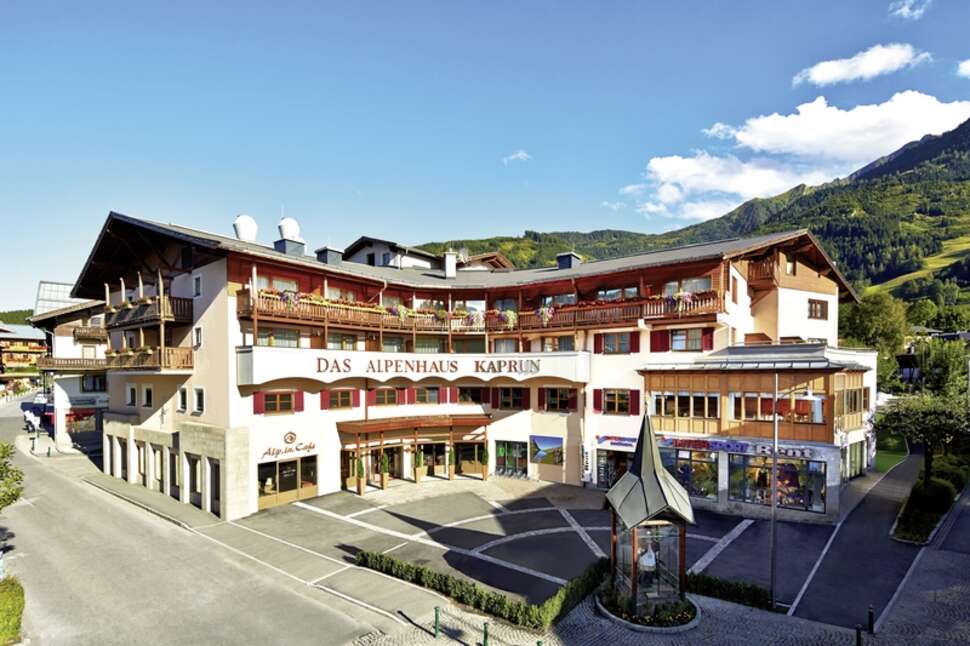 Een foto van de buitenkant van Das Alpenhaus Kaprun
