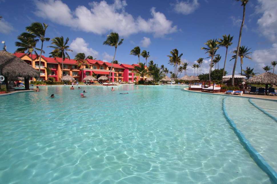 Een foto van het zwembad bij Caribe Deluxe Princess