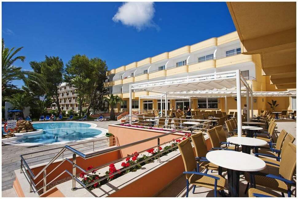 Ein Foto vom Pool im Hotel Spa Sagitario Playa