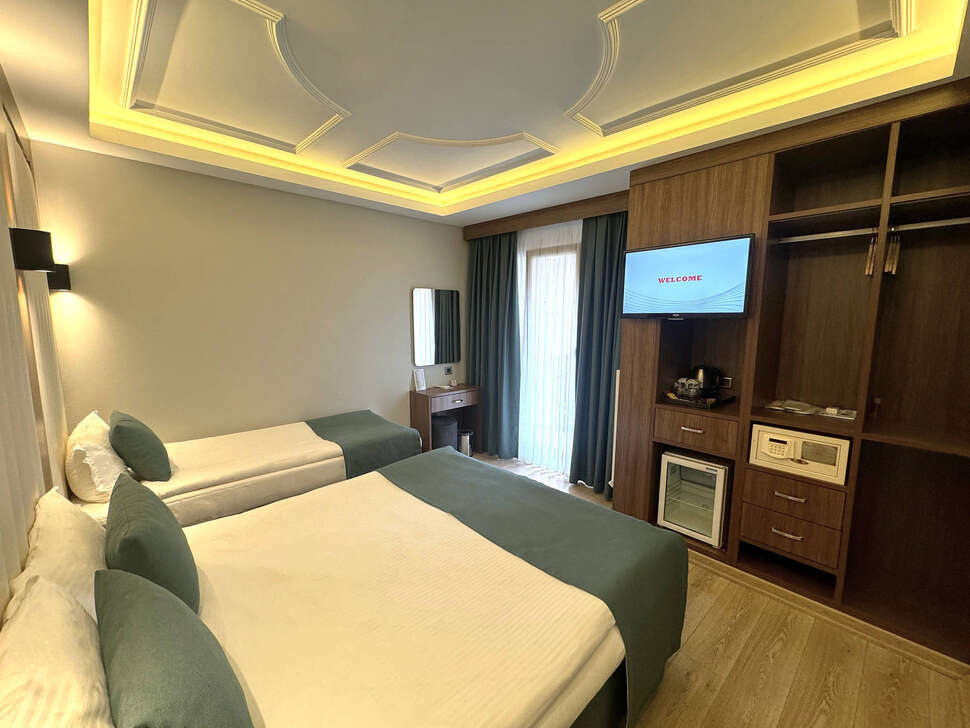 Ein Foto Black Tulip Hotel
